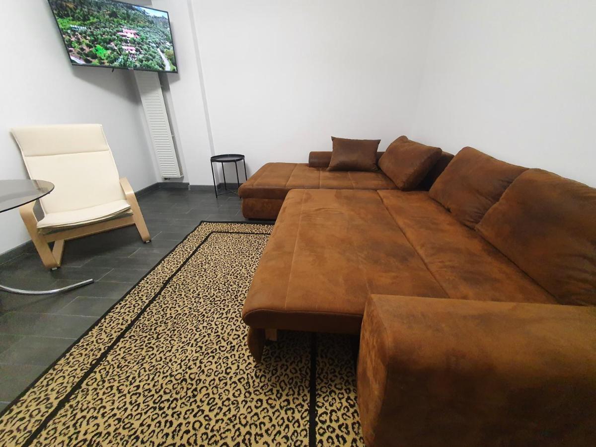 3 Rooms Cinema Garden Parking House Бухарест Экстерьер фото