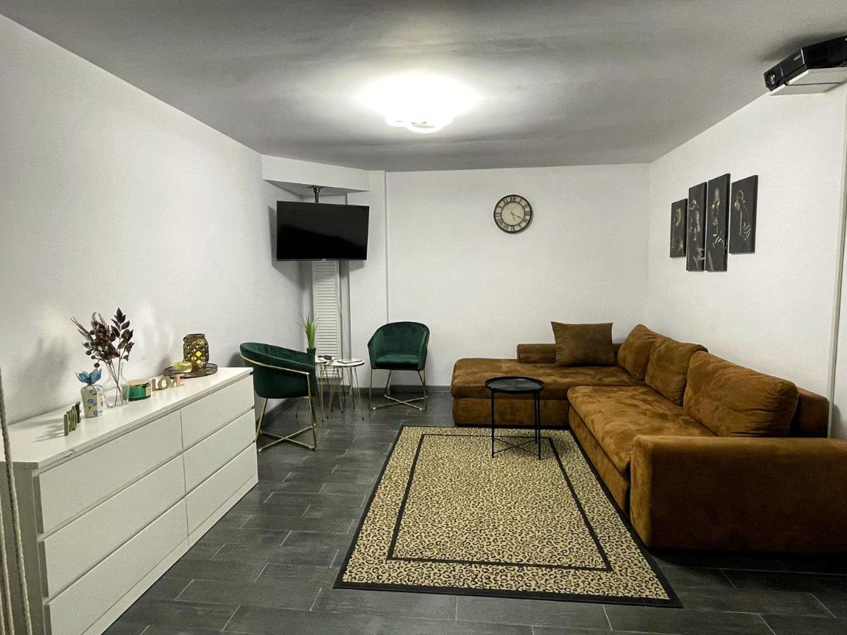 3 Rooms Cinema Garden Parking House Бухарест Экстерьер фото