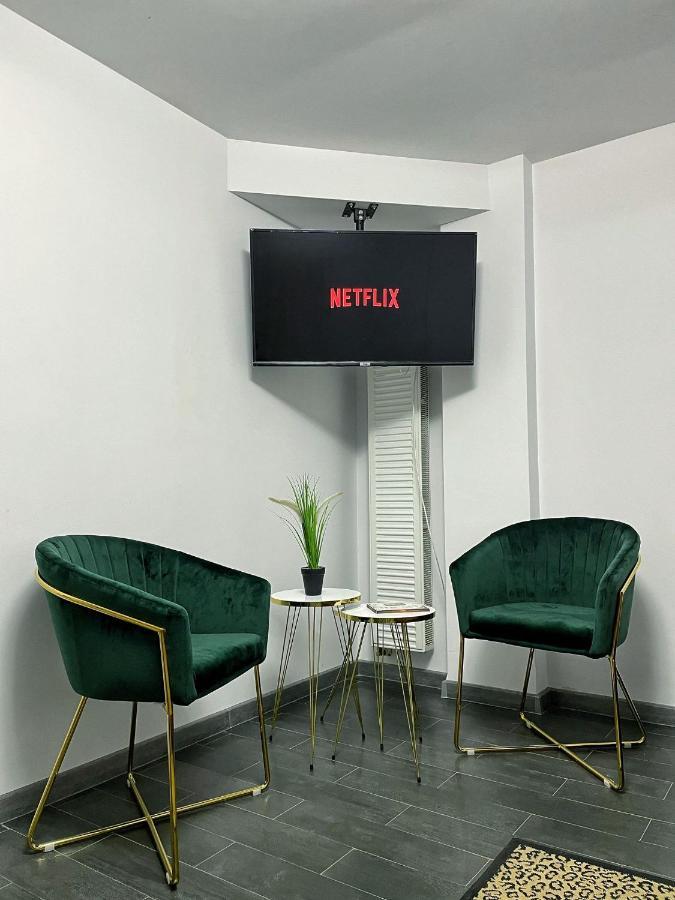 3 Rooms Cinema Garden Parking House Бухарест Экстерьер фото